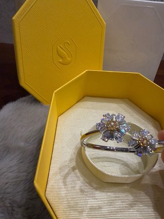 Pulsera Swarovski Flor Dorada y Plateada nueva!