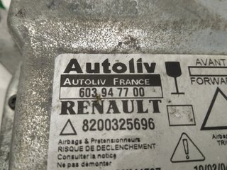 Centralita 8200325696 renault laguna (bg0) 2868538