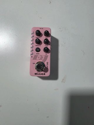 Pedal Delay MOOER D7+cable de alimentación PSA