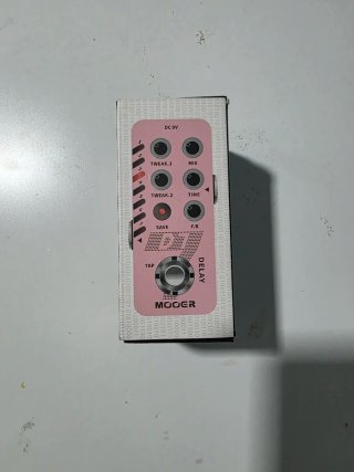 Pedal Delay MOOER D7+cable de alimentación PSA