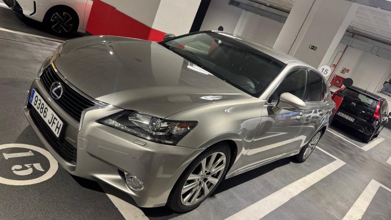 Lexus GS 300H - foto 1