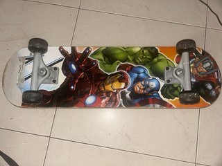 Monopatín Avengers Marvel