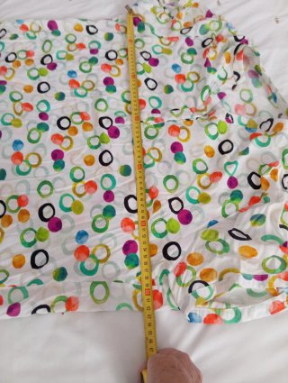 Blusa manga corta estampada círculos