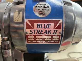 CORTADORA VERTICAL DE TEJIDOS BLUE STREAK II