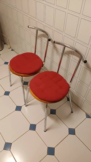 Sillas Cocina cromadas.