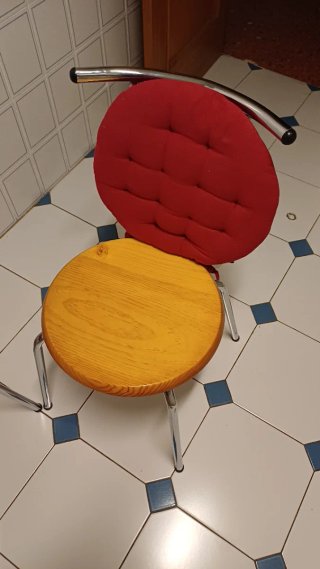 Sillas Cocina cromadas.