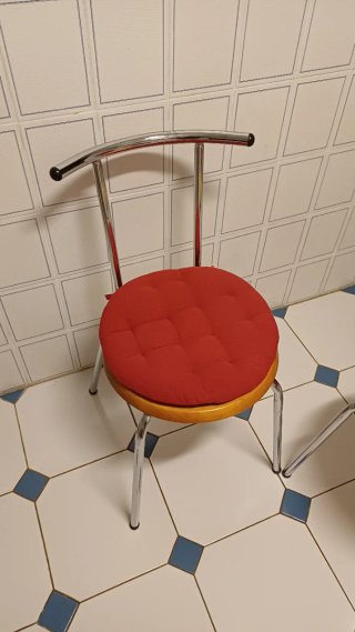 Sillas Cocina cromadas.