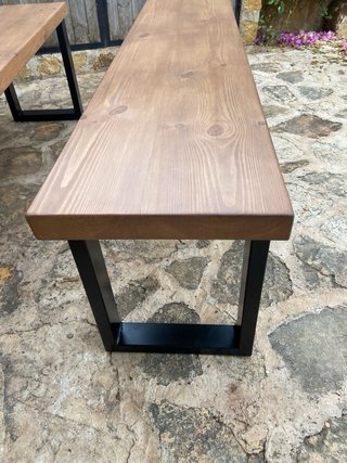 “BANCOS “ de madera maciza y acero para mesas