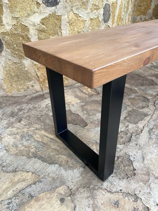 “BANCOS “ de madera maciza y acero para mesas