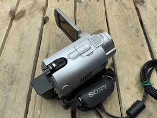 SONY HANDYCAM CON DISCO DURO + BASE DISC BURN