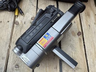 CÁMARA SONY CCD‑TRV57E HANDYCAM + ACCESORIOS