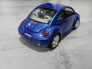 Volkswagen New Beetle 1:18 Azul