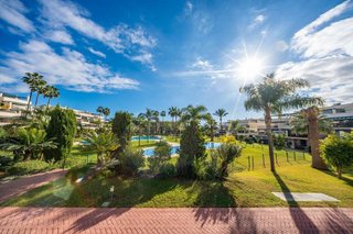Piso en venta en Nueva Andalucía centro en Marbella