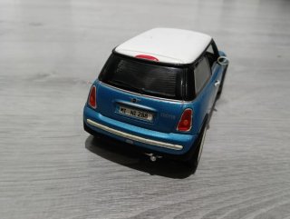 Mini Cooper 1:24 Azul