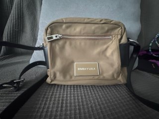 Bolso bandolera BIMBA Y LOLA beige y negro