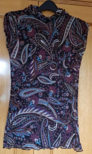 Camiseta Zara Talla 38 Estampada