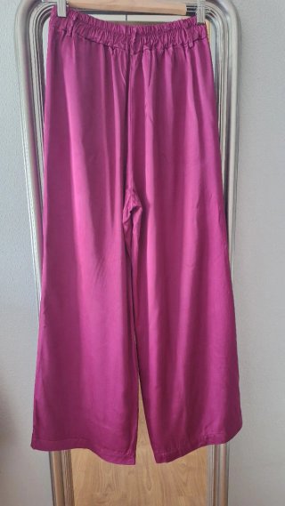 Conjunto blusa y pantalón con cinturón flor