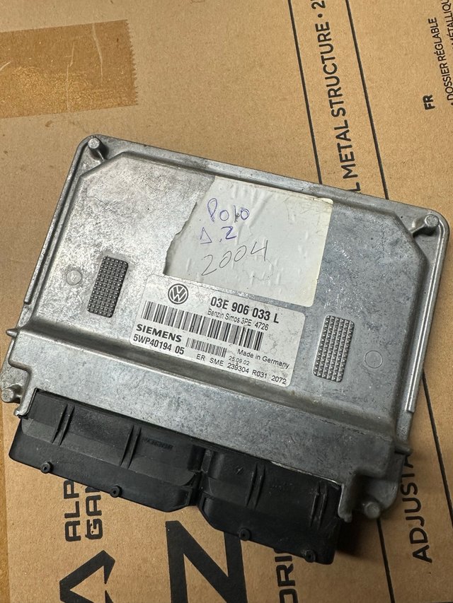 Centralina do motor VW POLO 1.2 03E906033L