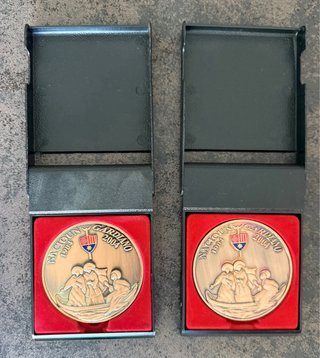 Lote Medallas religiosas y escudo
