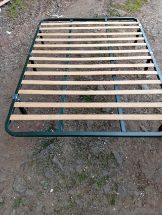 Somier con patas metálico y madera