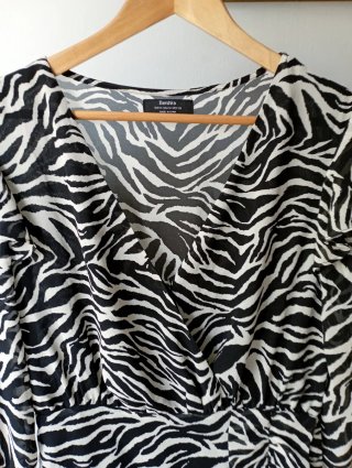 Vestido cebra Bershka M