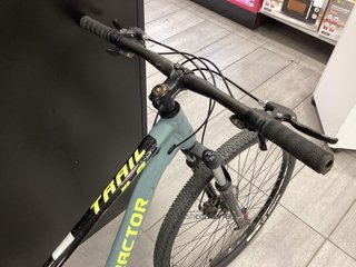 bicicleta carretera atractor trail
