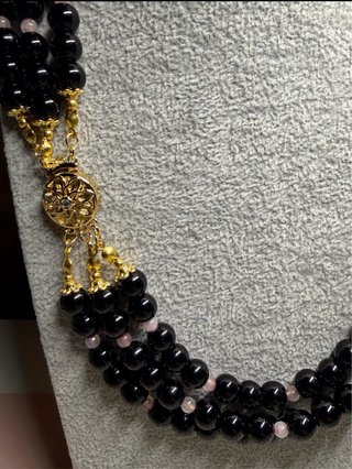 Collana girocollo pietre dure onice e quarzo rosa