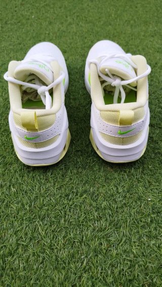 Nike Bella 6 Woman