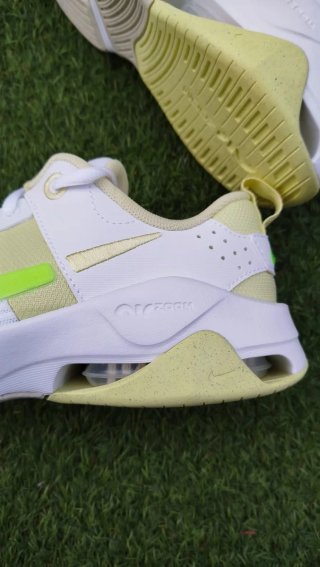 Nike Bella 6 Woman