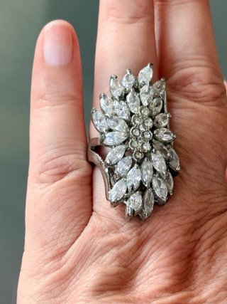 Anello cocktail cristalli e strass argento