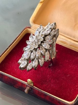 Anello cocktail cristalli e strass argento