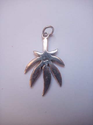 COLGANTE PLATA DE LEY - HOJA DE MARIHUANA - NUEVO