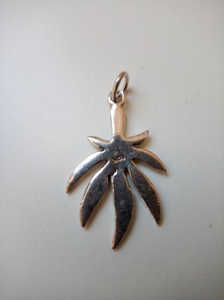 COLGANTE PLATA DE LEY - HOJA DE MARIHUANA - NUEVO