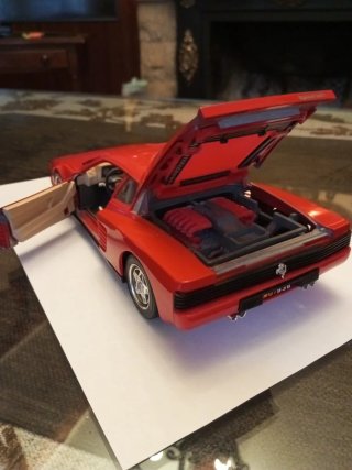 1:18 FERRARI TESTAROSSA DE 1984