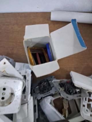 Mecanismos eléctricos variados