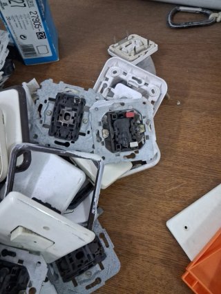 Mecanismos eléctricos variados