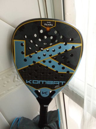 Pala pádel Kombat Pampa + Bolsa