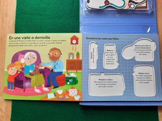 Libro juego "JUGAMOS A MÉDICOS" como nuevo