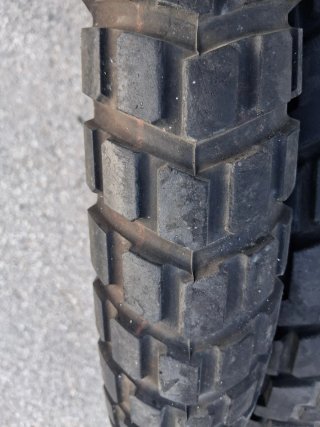 Cubierta Moto Dunlop TRAIMA 120/90/18