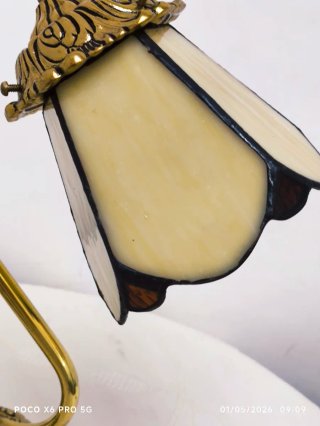 Lampada in bronzo Tiffany beige e dorato