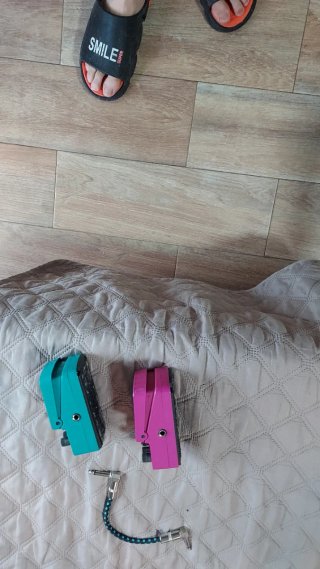 Guitarra eléctrica color menta con amplificador