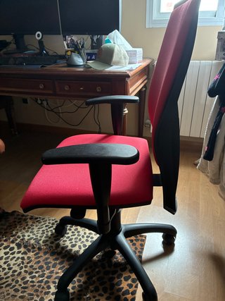 Silla de oficina giratoria regulable
