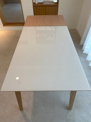 Mesa de comedor extensible de madera y cristal