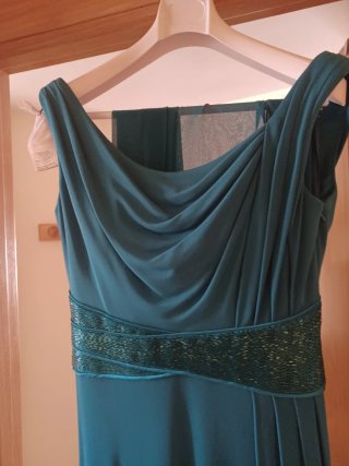 Vestido fiesta largo verde azulado.