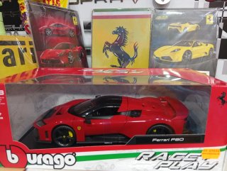 Coche a escala 1:18