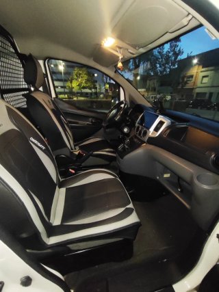 Nissan NV200 2013