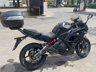 Kawasaki ER 6F Negra