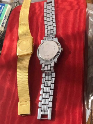 Relojes de pulsera plateado y dorado