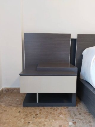 Estructura cama 150cm y mesita