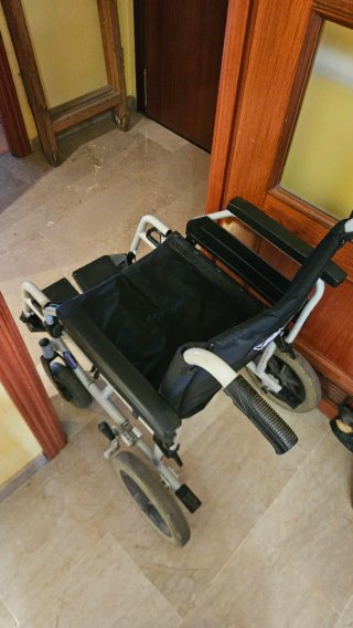 Silla de ruedas plegable
